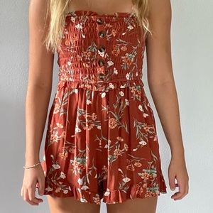 AMERICAN EAGLE FLORAL ROMPER SIZE XS